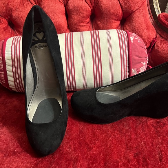 Fergalicious suede wedges - Picture 1 of 3